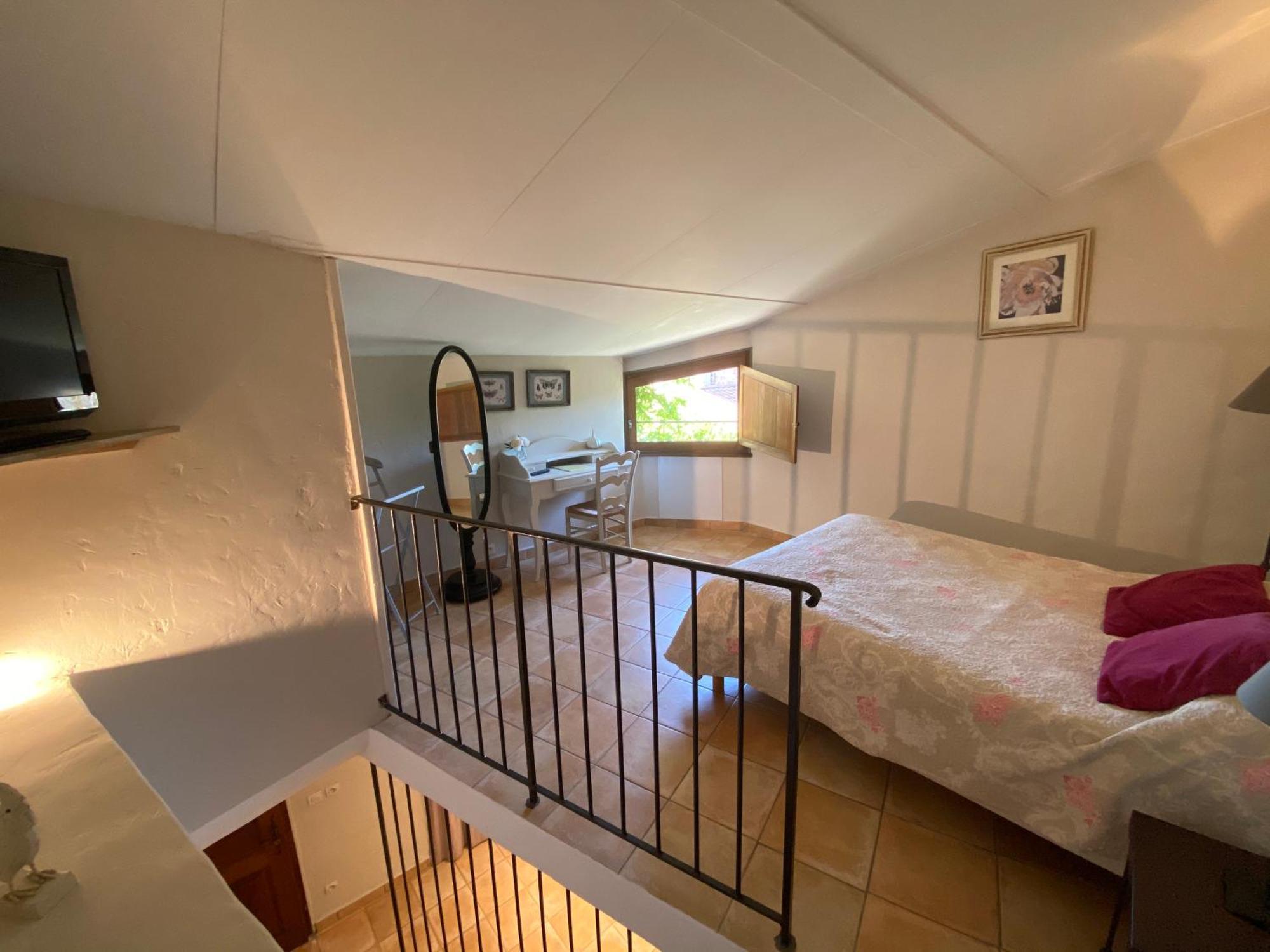 Auberge De La Tour De Brison Sanilhac  Rum bild